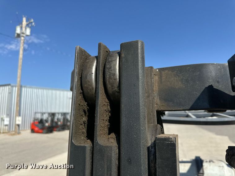 image for item DD3336 2017 Toyota  8FGCU25 forklift