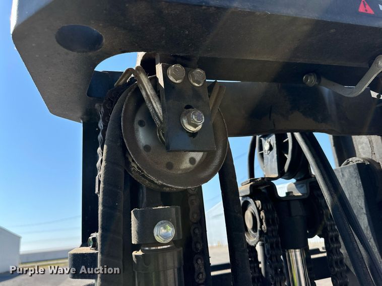 image for item DD3336 2017 Toyota  8FGCU25 forklift