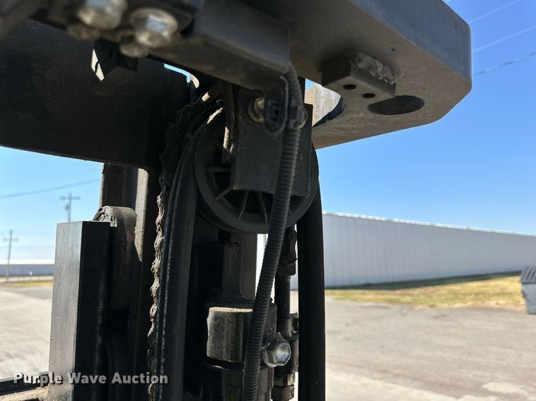 image for item DD3336 2017 Toyota  8FGCU25 forklift