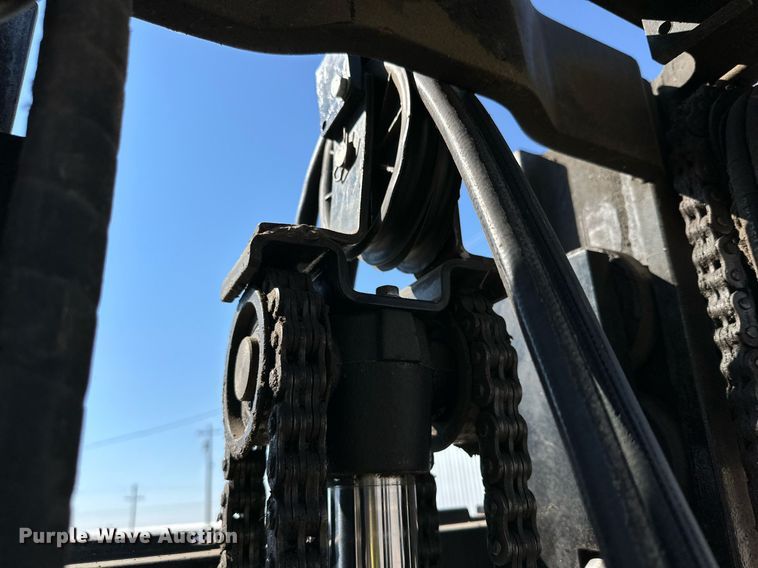 image for item DD3336 2017 Toyota  8FGCU25 forklift