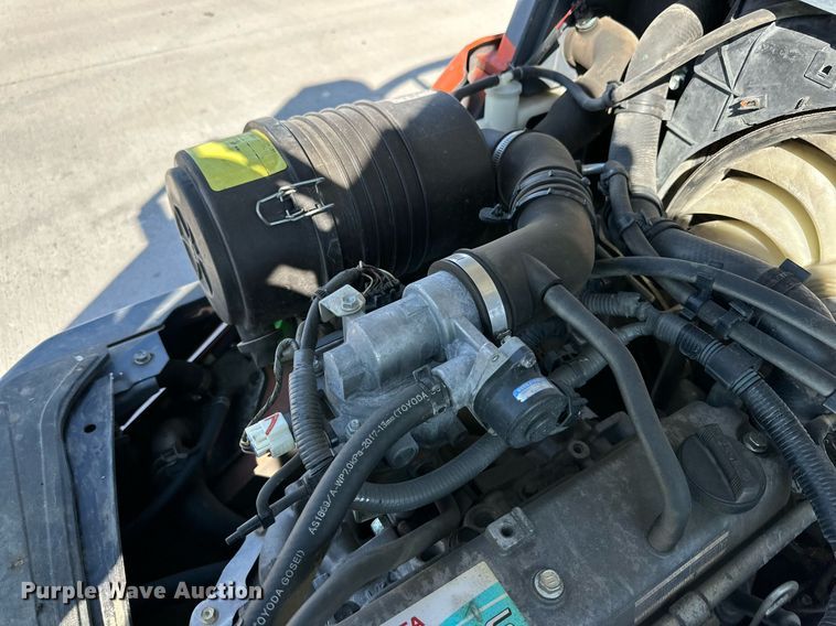 image for item DD3336 2017 Toyota  8FGCU25 forklift