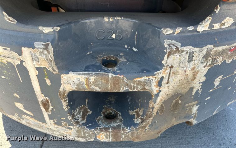 image for item DD3336 2017 Toyota  8FGCU25 forklift