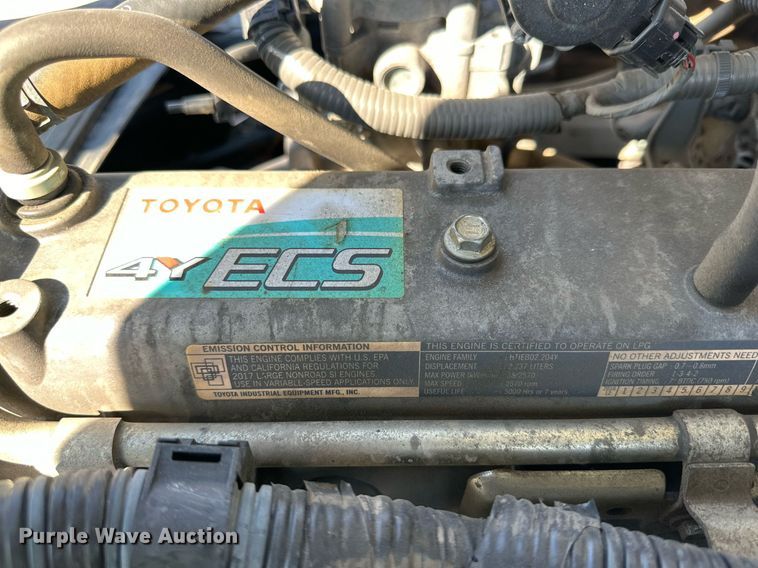 image for item DD3336 2017 Toyota  8FGCU25 forklift