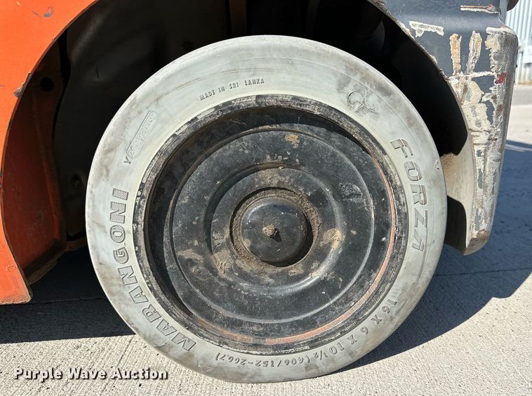 image for item DD3336 2017 Toyota  8FGCU25 forklift