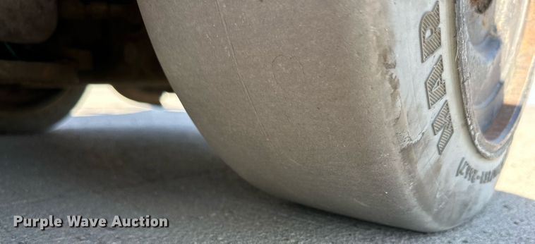 image for item DD3336 2017 Toyota  8FGCU25 forklift