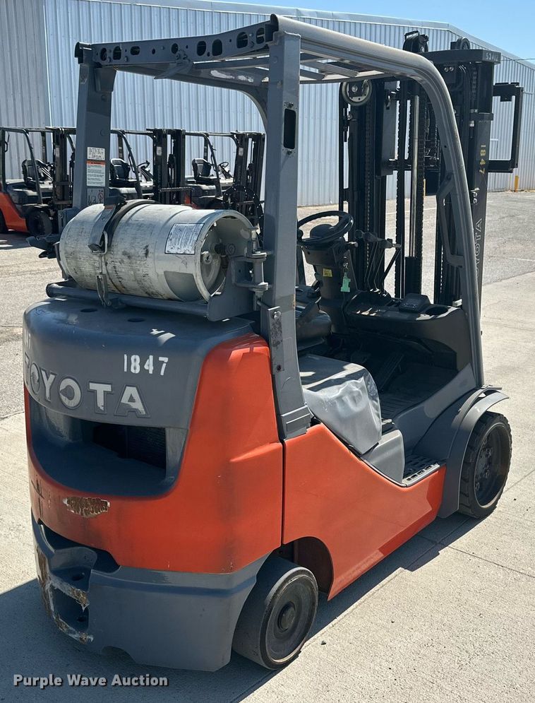 image for item DD3341 2018 Toyota 8FGCU25 forklift
