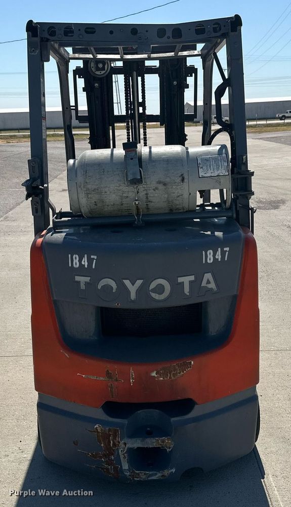 image for item DD3341 2018 Toyota 8FGCU25 forklift