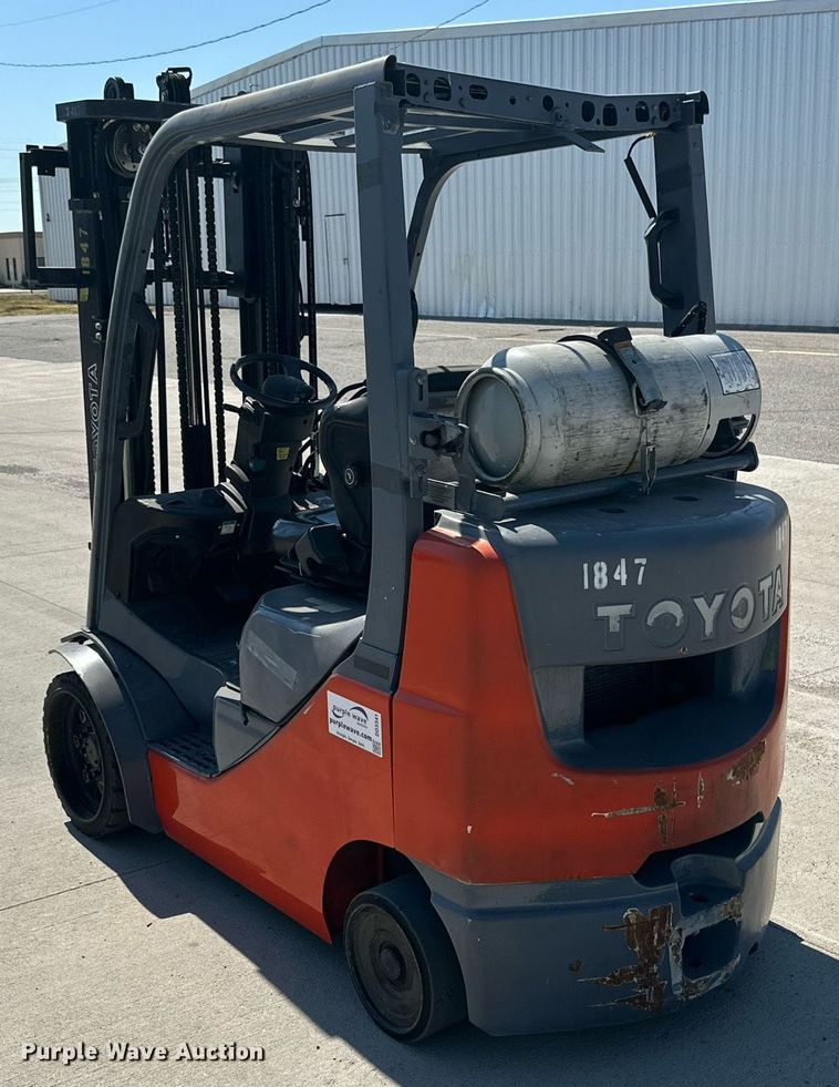 image for item DD3341 2018 Toyota 8FGCU25 forklift