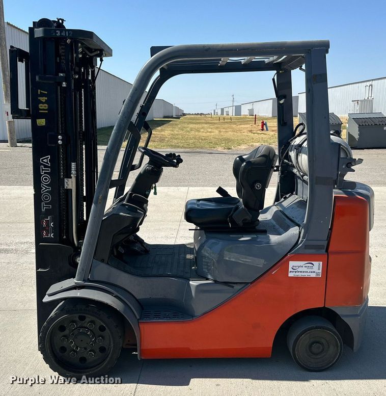 image for item DD3341 2018 Toyota 8FGCU25 forklift