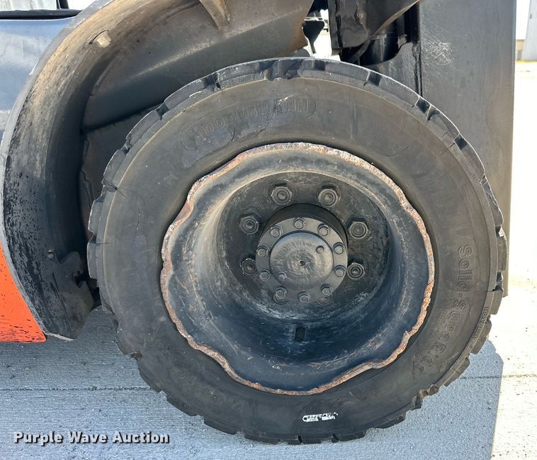 image for item DD3346 2018 Toyota 8FDU20 forklift