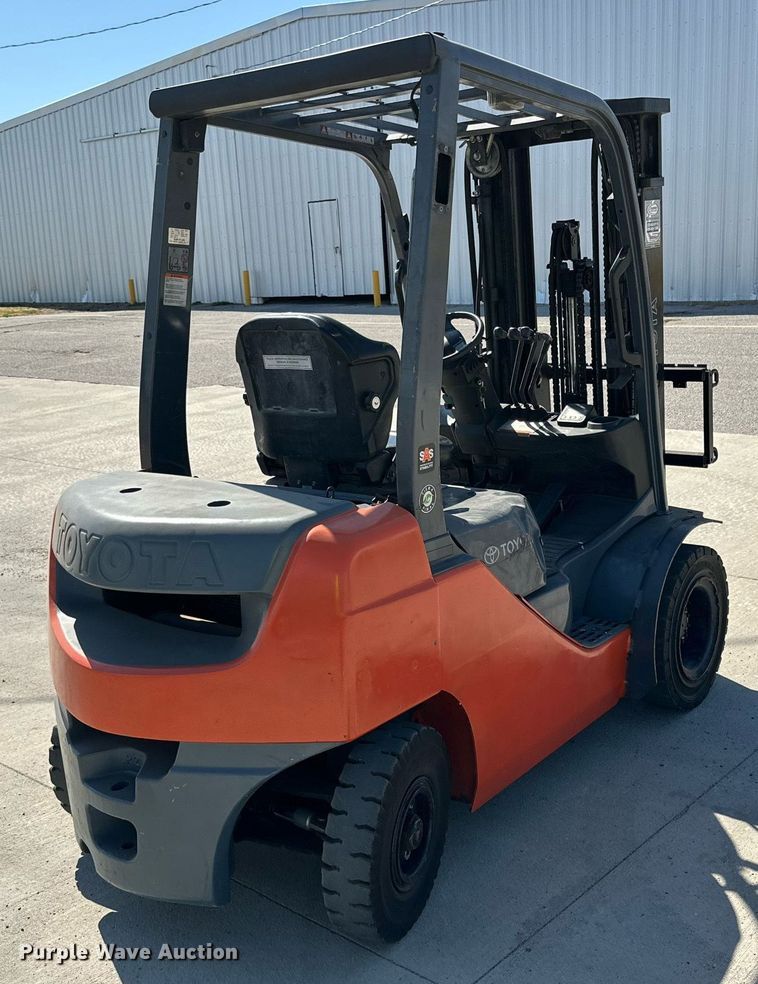 image for item DD3347 2016 Toyota 8FDU20 forklift