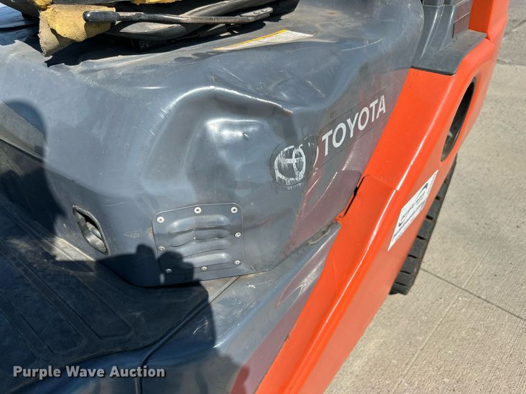 image for item DD3347 2016 Toyota 8FDU20 forklift