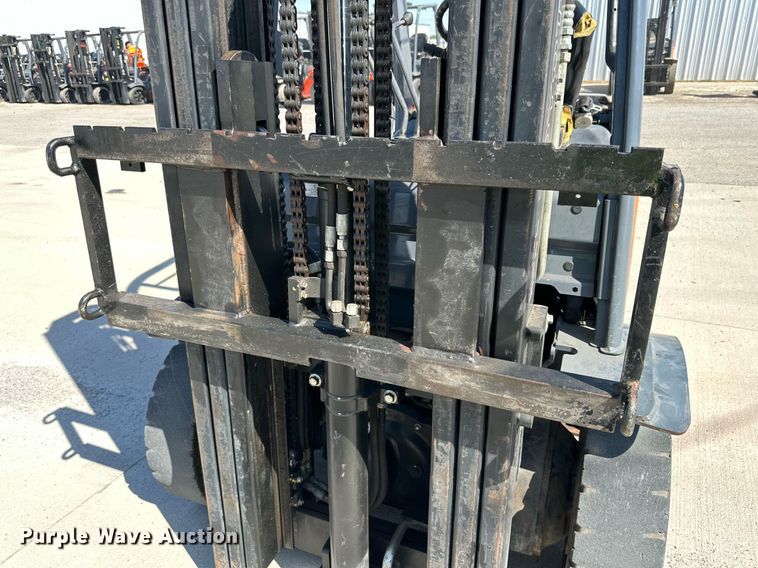 image for item DD3347 2016 Toyota 8FDU20 forklift