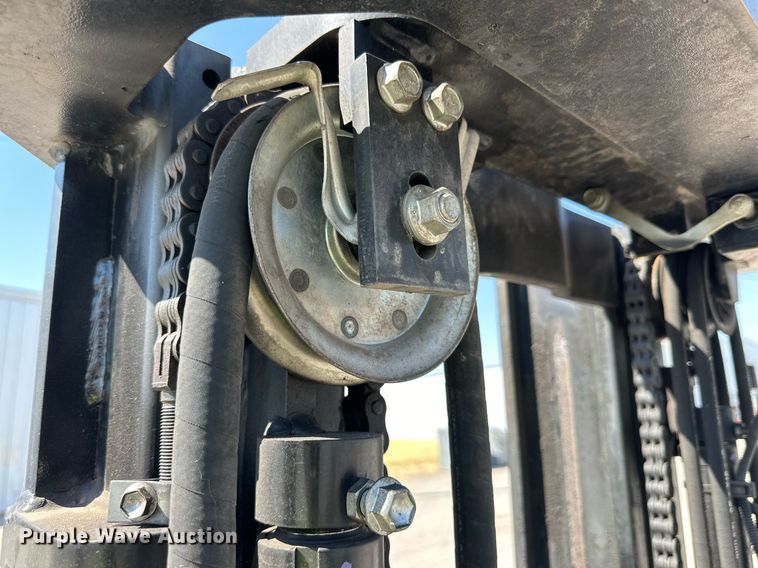 image for item DD3347 2016 Toyota 8FDU20 forklift