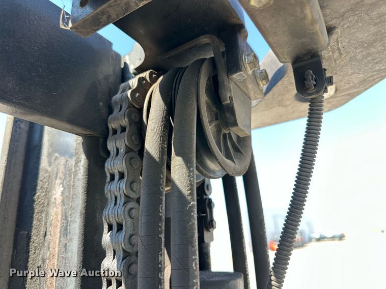 image for item DD3347 2016 Toyota 8FDU20 forklift