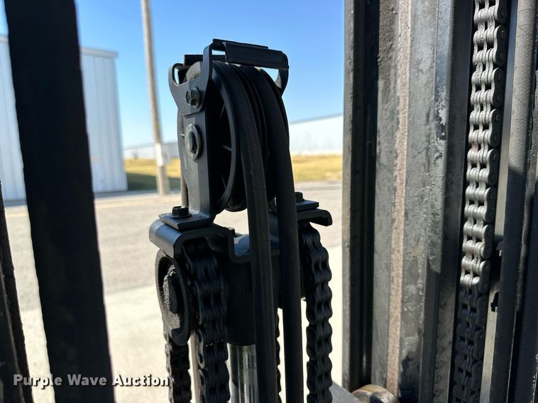 image for item DD3347 2016 Toyota 8FDU20 forklift