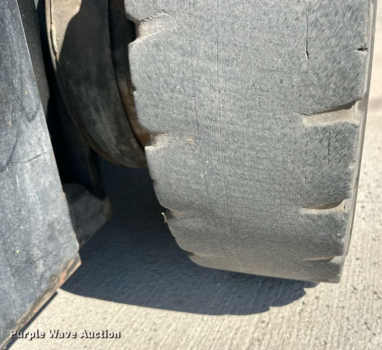 image for item DD3347 2016 Toyota 8FDU20 forklift