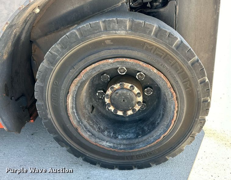 image for item DD3347 2016 Toyota 8FDU20 forklift