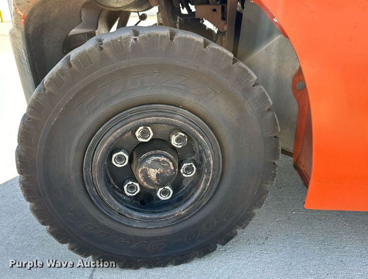 image for item DD3347 2016 Toyota 8FDU20 forklift