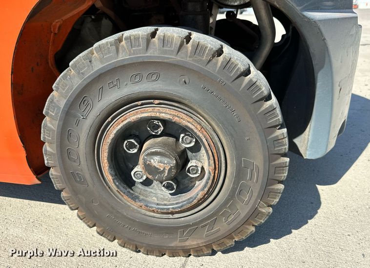 image for item DD3347 2016 Toyota 8FDU20 forklift