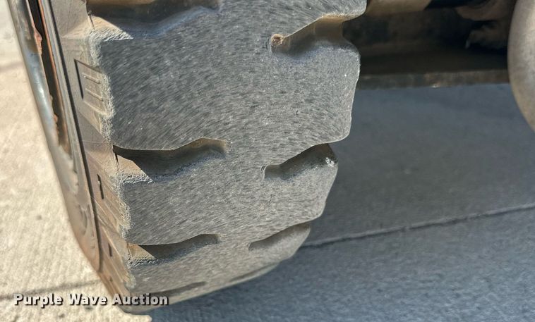 image for item DD3347 2016 Toyota 8FDU20 forklift