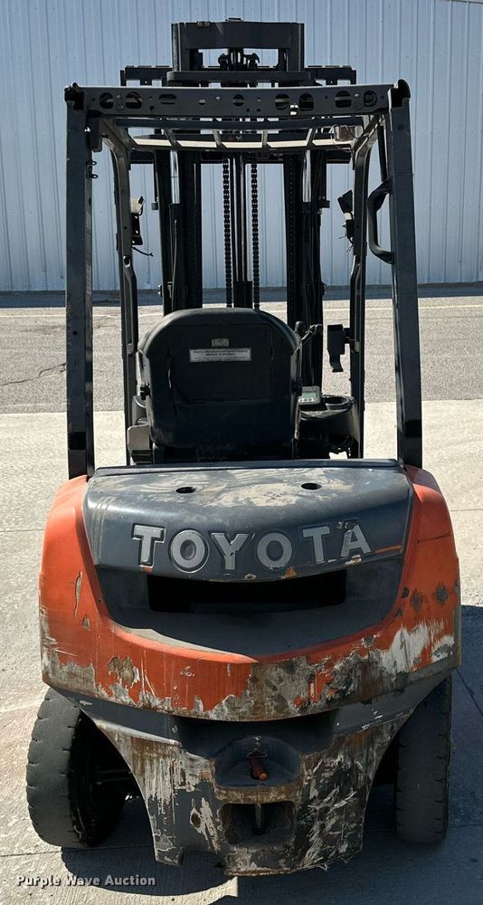 image for item DD3348 2016 Toyota 8FDU20 forklift
