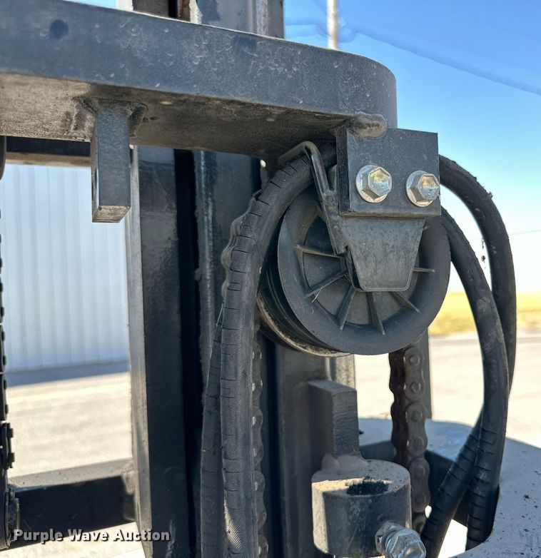 image for item DD3348 2016 Toyota 8FDU20 forklift