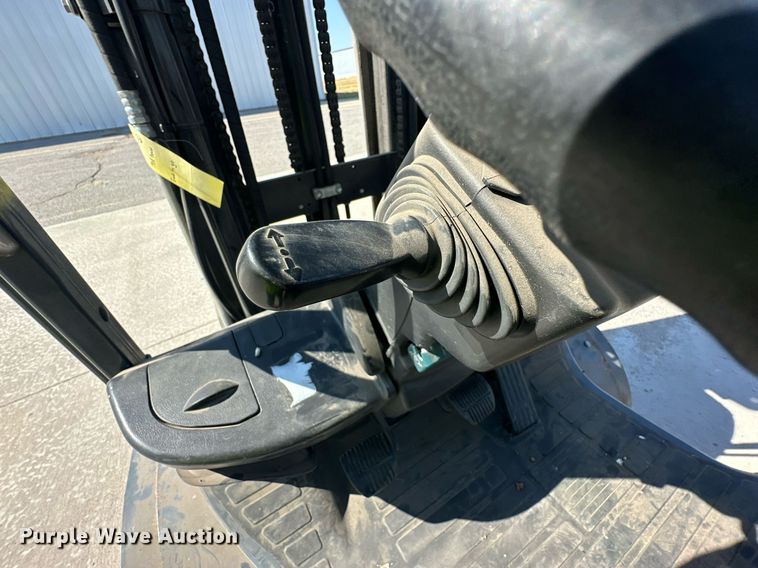 image for item DD3348 2016 Toyota 8FDU20 forklift