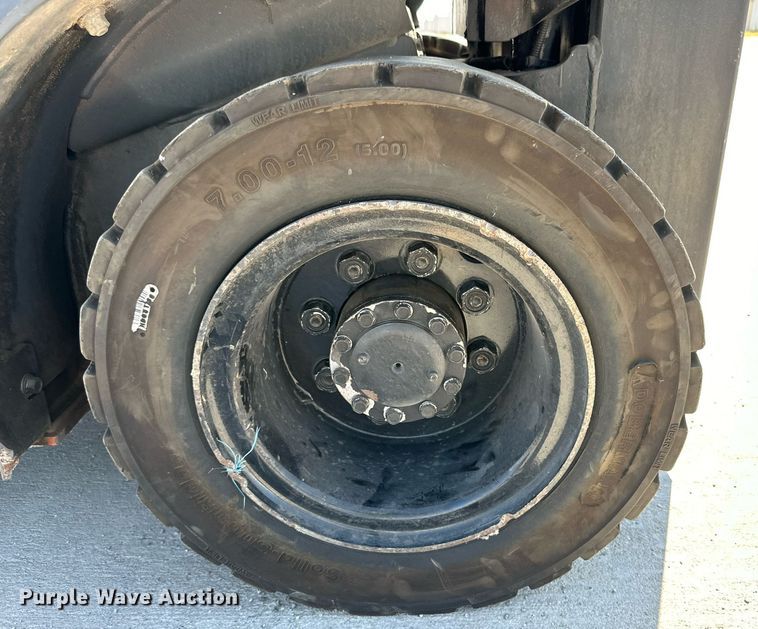 image for item DD3348 2016 Toyota 8FDU20 forklift