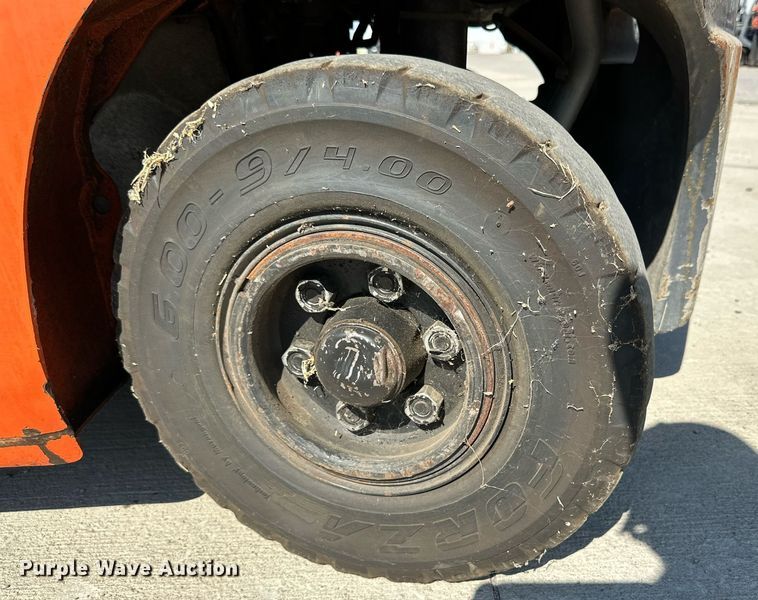 image for item DD3348 2016 Toyota 8FDU20 forklift