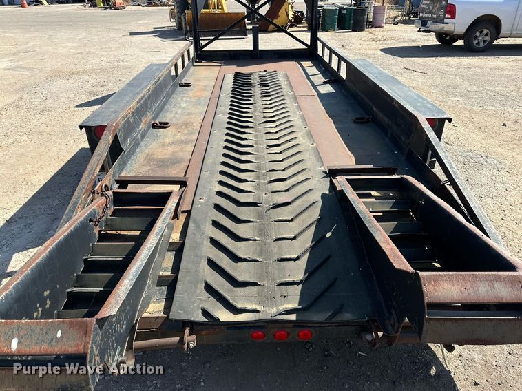 image for item DD3378 1995 Belshe T-18 equipment trailer