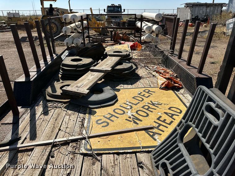 image for item DD3391 2001 PJ Utility trailer