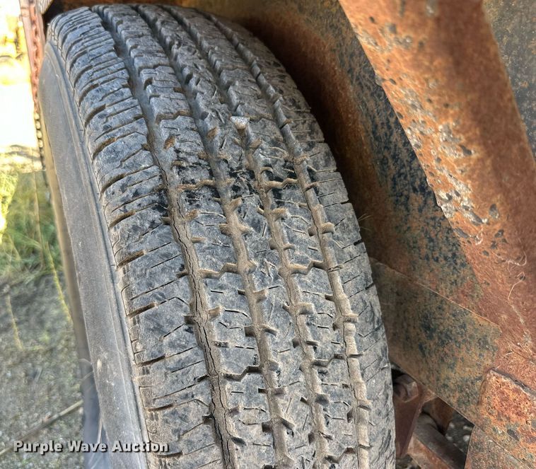 image for item DD3391 2001 PJ Utility trailer