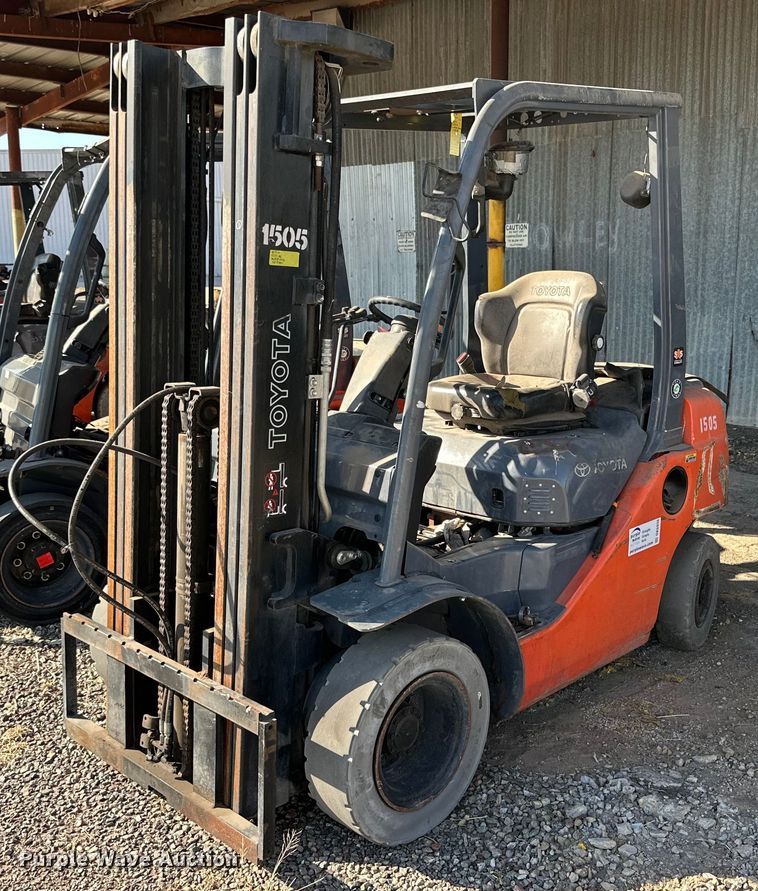image for item DK6938 2015 Toyota 8FDU20 forklift