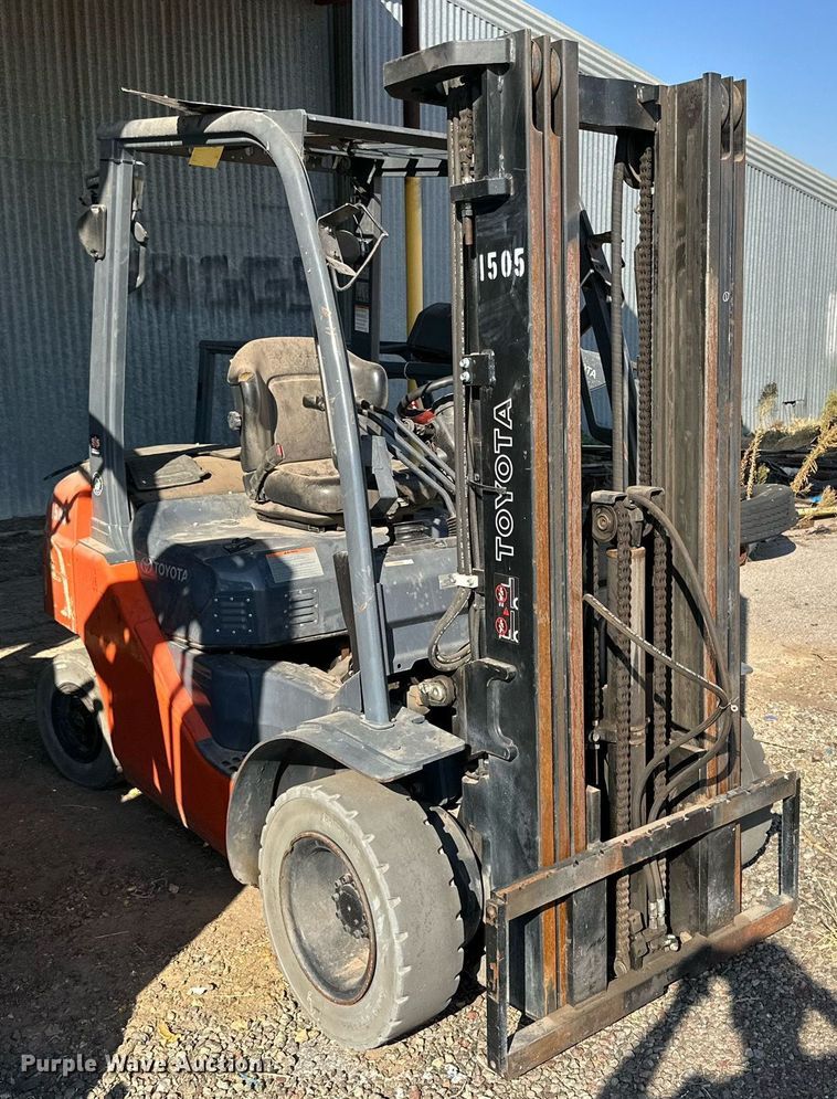 image for item DK6938 2015 Toyota 8FDU20 forklift