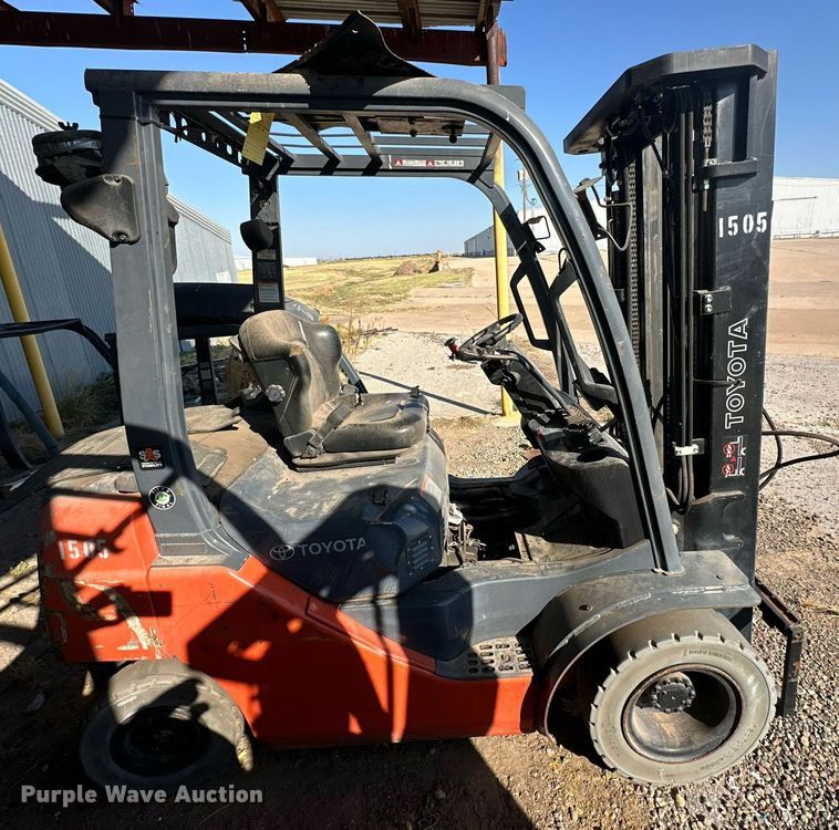 image for item DK6938 2015 Toyota 8FDU20 forklift