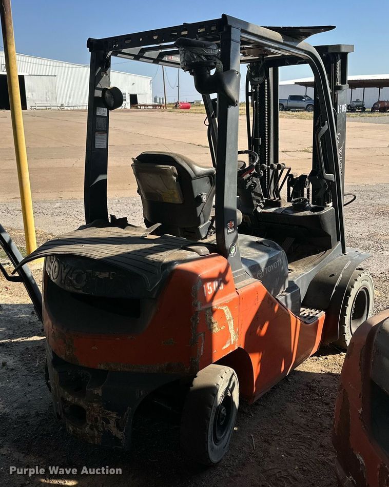 image for item DK6938 2015 Toyota 8FDU20 forklift