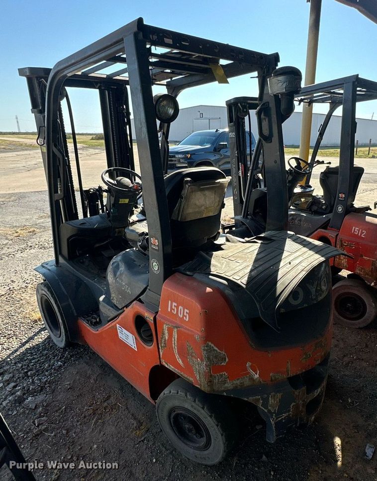 image for item DK6938 2015 Toyota 8FDU20 forklift