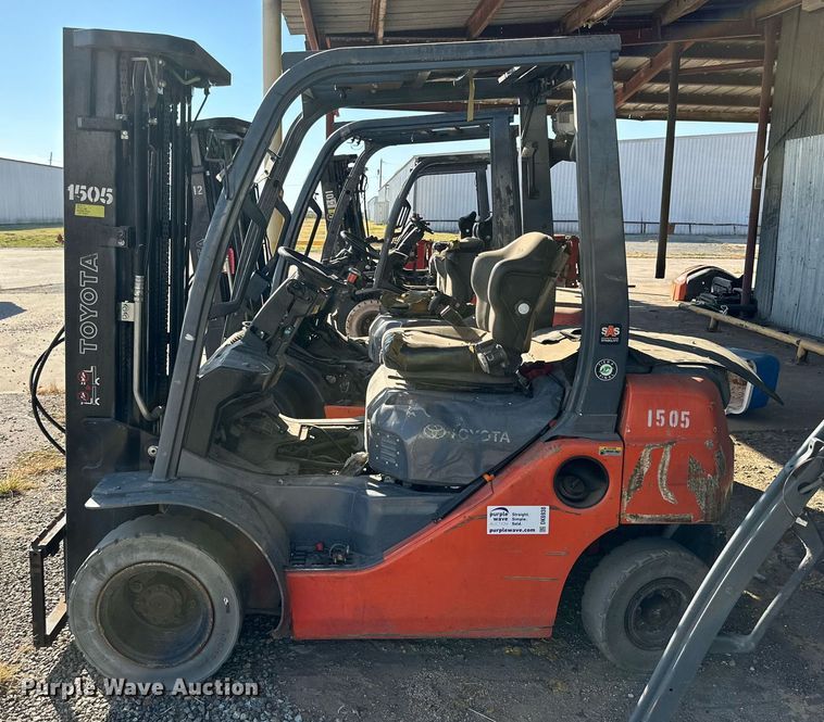 image for item DK6938 2015 Toyota 8FDU20 forklift