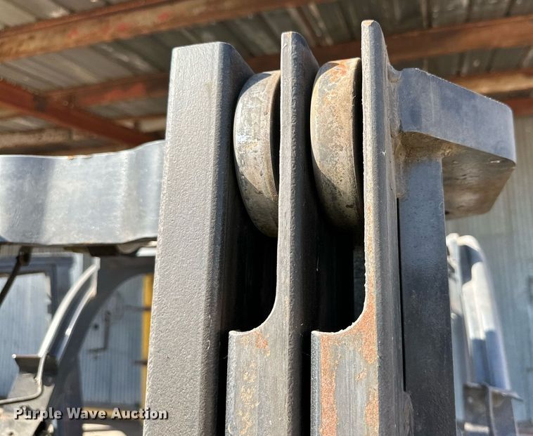 image for item DK6938 2015 Toyota 8FDU20 forklift