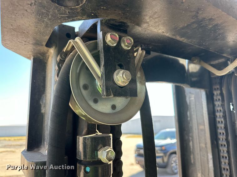 image for item DK6938 2015 Toyota 8FDU20 forklift