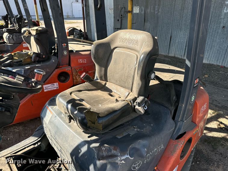 image for item DK6938 2015 Toyota 8FDU20 forklift