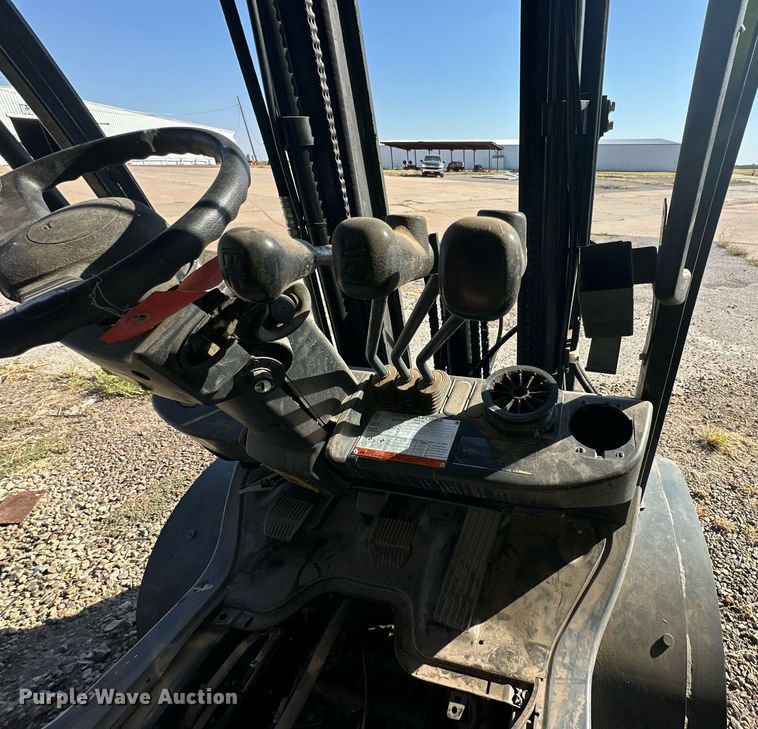 image for item DK6938 2015 Toyota 8FDU20 forklift