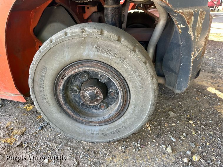 image for item DK6938 2015 Toyota 8FDU20 forklift