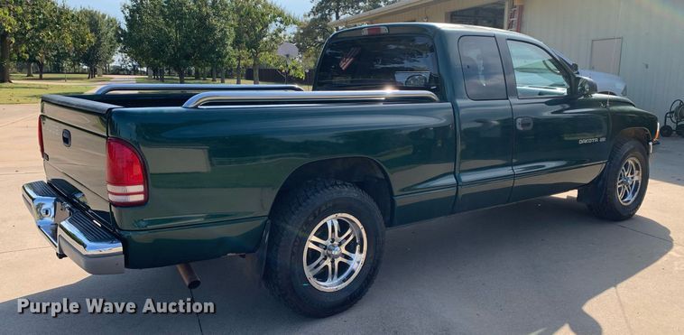 image for item DM1831 2001 Dodge Dakota SLT Club Cab pickup truck