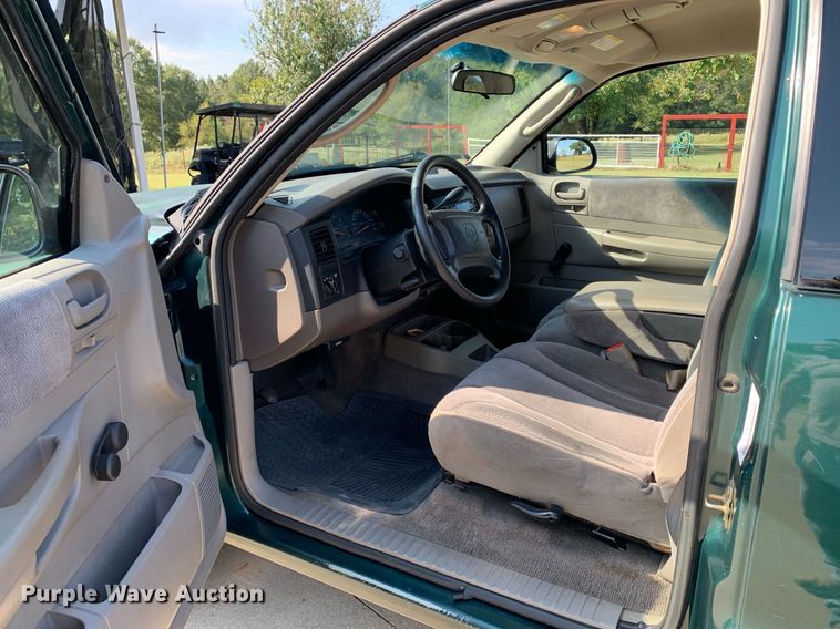 image for item DM1831 2001 Dodge Dakota SLT Club Cab pickup truck