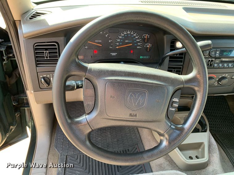 image for item DM1831 2001 Dodge Dakota SLT Club Cab pickup truck