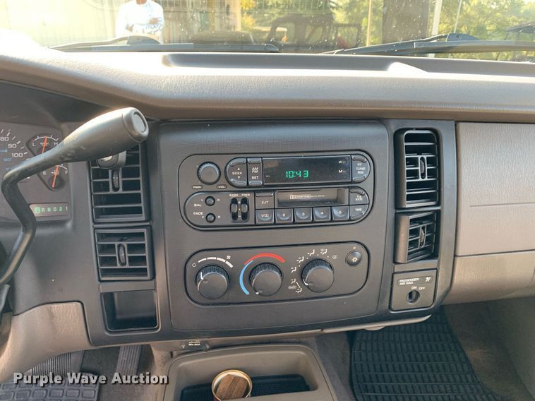 image for item DM1831 2001 Dodge Dakota SLT Club Cab pickup truck