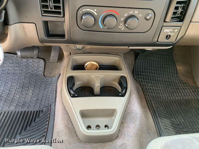 image for item DM1831 2001 Dodge Dakota SLT Club Cab pickup truck