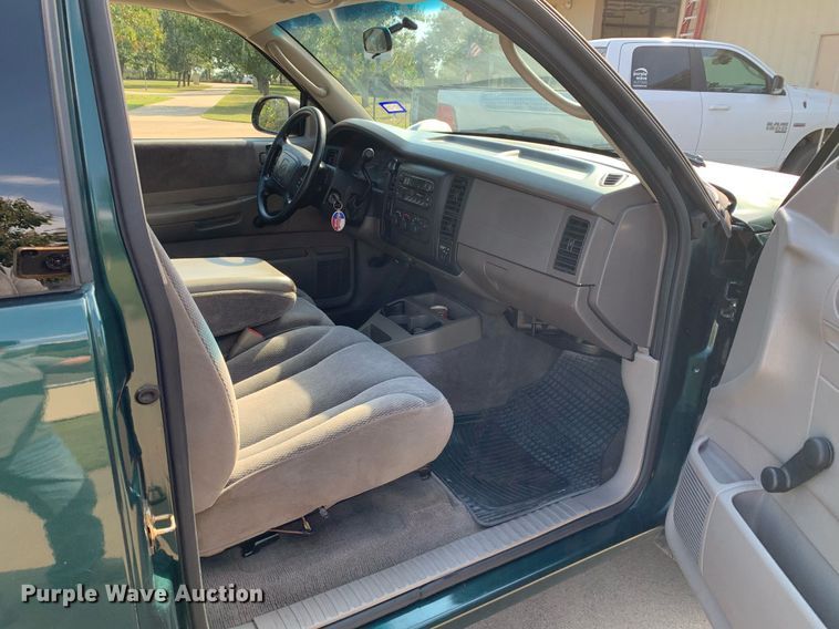 image for item DM1831 2001 Dodge Dakota SLT Club Cab pickup truck